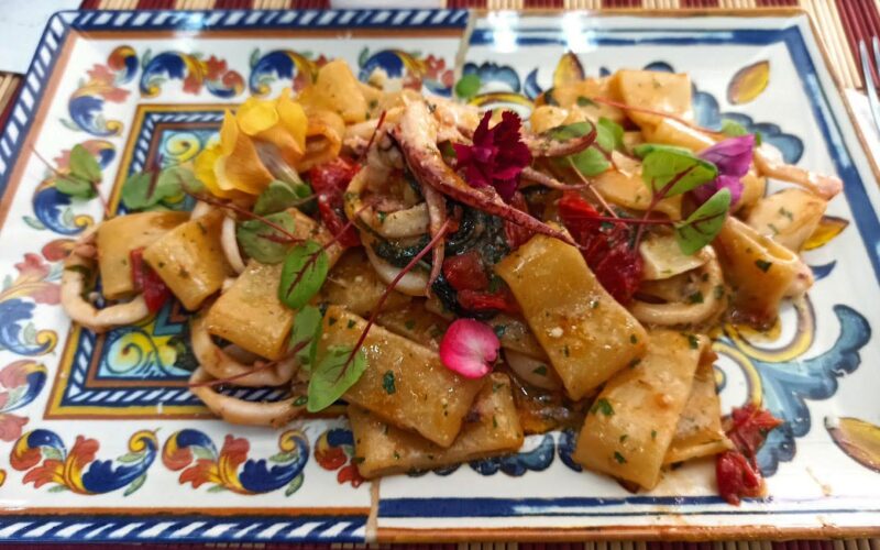 Calamarata con calamari