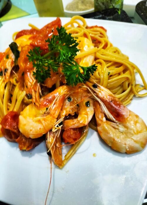 linguine con gamberi, pomodorini del piennolo, sentori di sfusato di Amalfi
